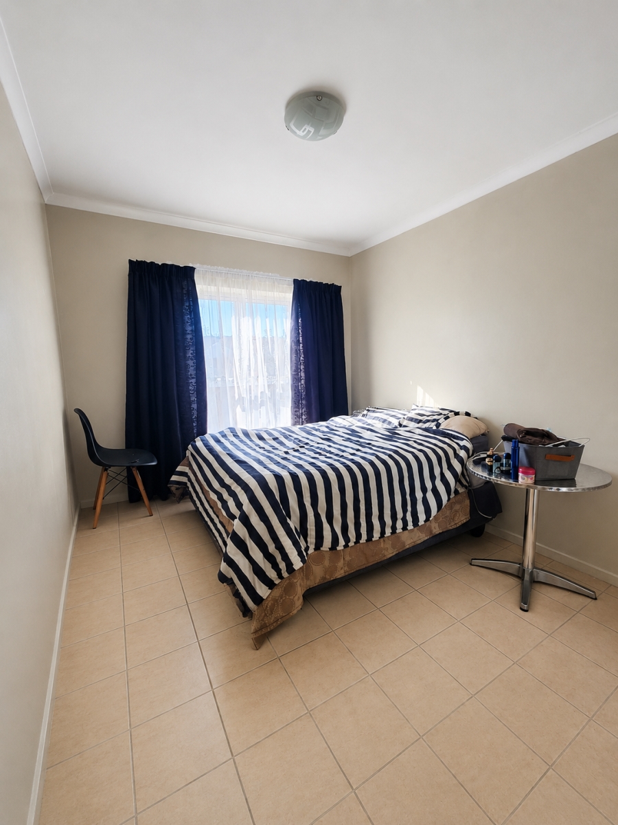 To Let 2 Bedroom Property for Rent in Buh Rein Estate Western Cape